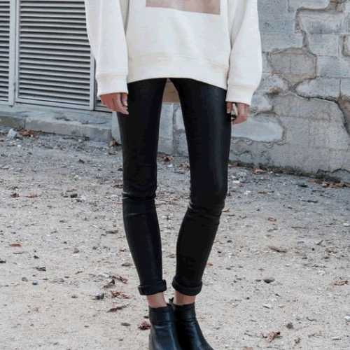 What Boots to Wear with Leather Leggings